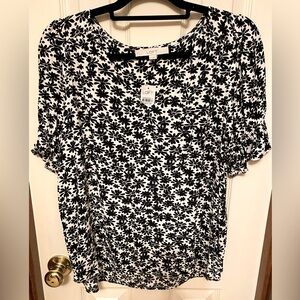 NWT Loft Short Sleeve Black Daisy Print Shirt Med